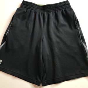 Under Armour Boy's Shorts XS